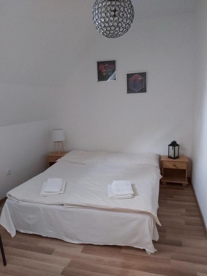 Platanus Vendeghaz Zamardi Bed & Breakfast ภายนอก รูปภาพ