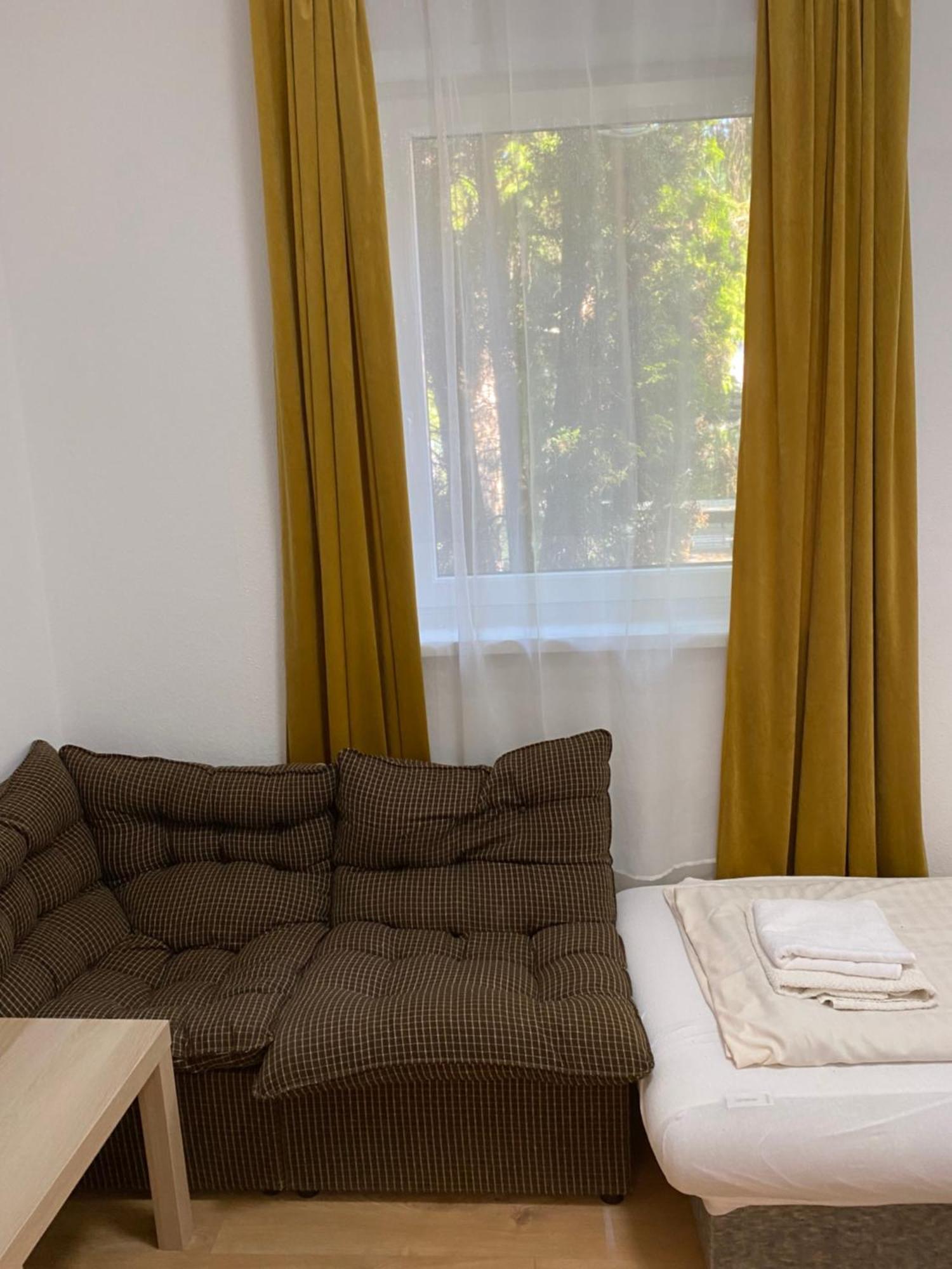 Platanus Vendeghaz Zamardi Bed & Breakfast ภายนอก รูปภาพ